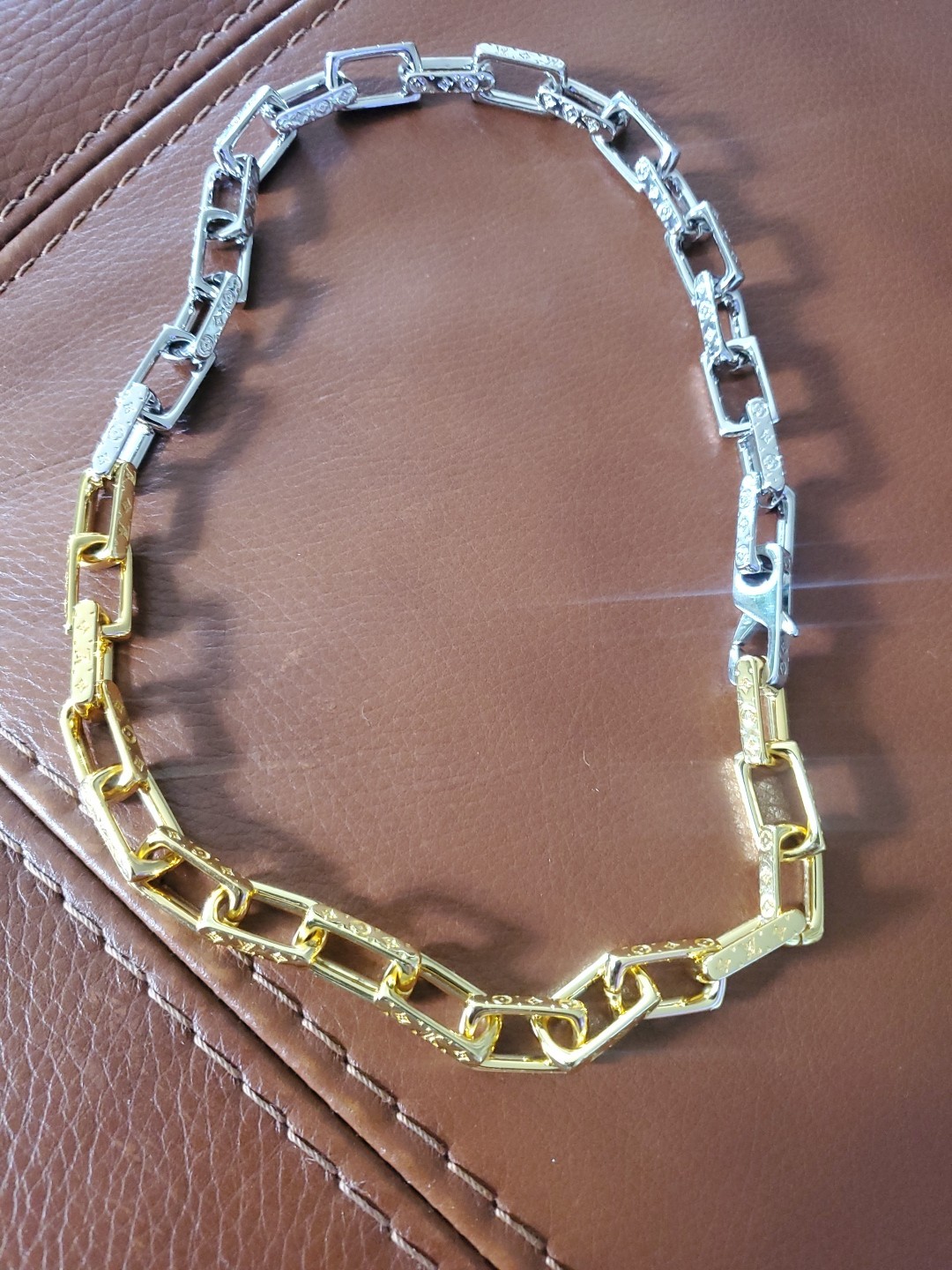 LOUIS VUITTON 20″ Chain Monogram Chain MENS Colorful Beautiful Unworn 2 Tones