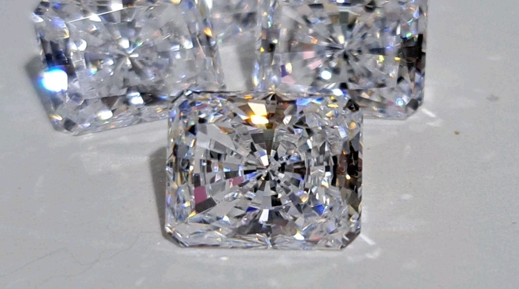 5 Pieces Radiant Emerald Cut 10x8mm CZ Cubic Zirconia Loose Stones