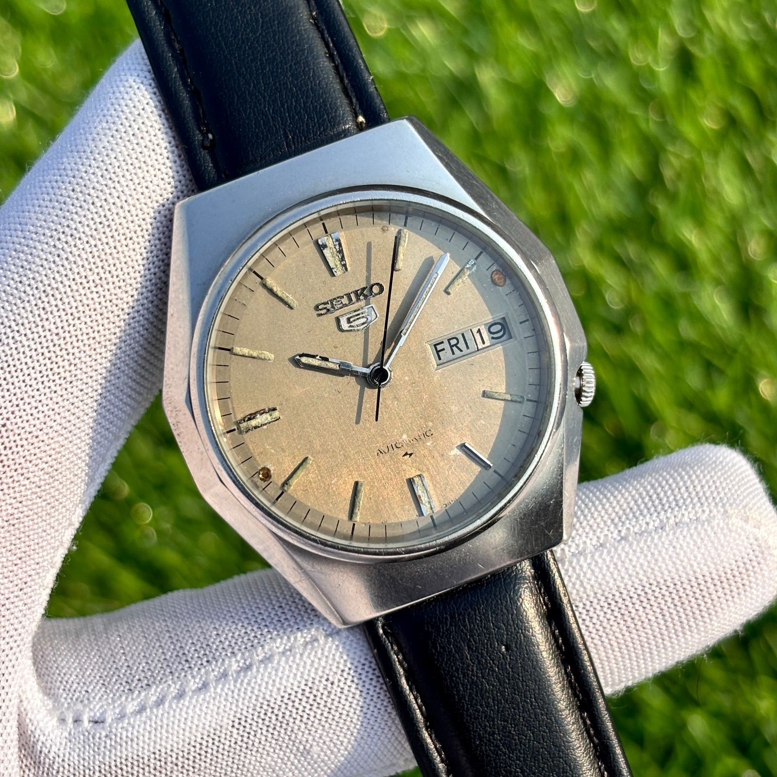 Vintage Seiko 5 Soft Skin Dial Automatic Japan Made Men’s Watch 7009-8830