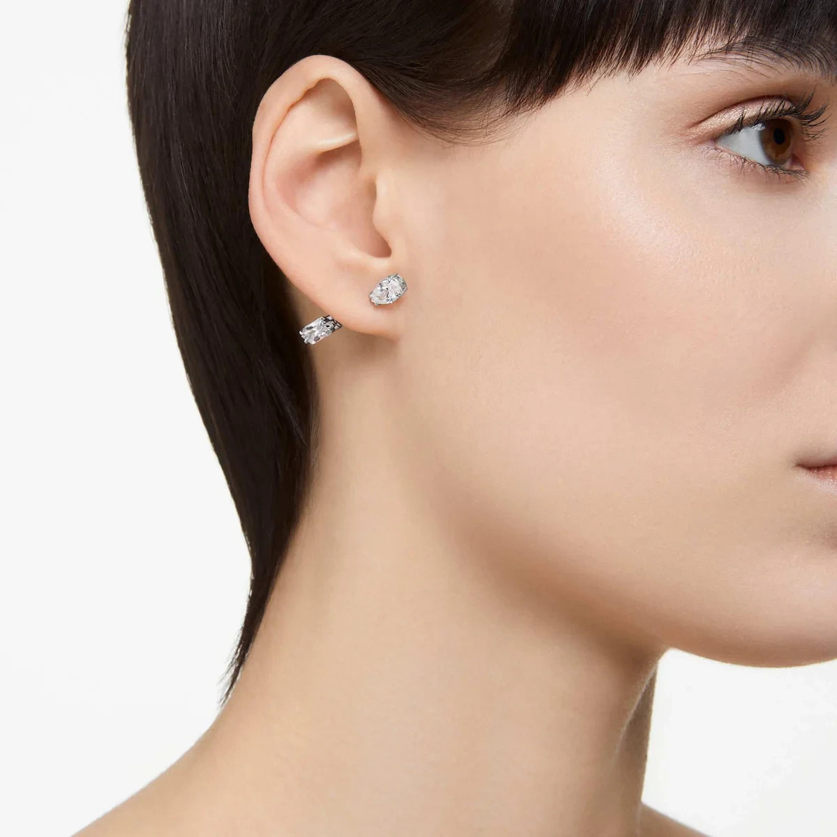 Swarovski Mesmera Mixed Cut Stone Set Earring Bar (2 pieces).