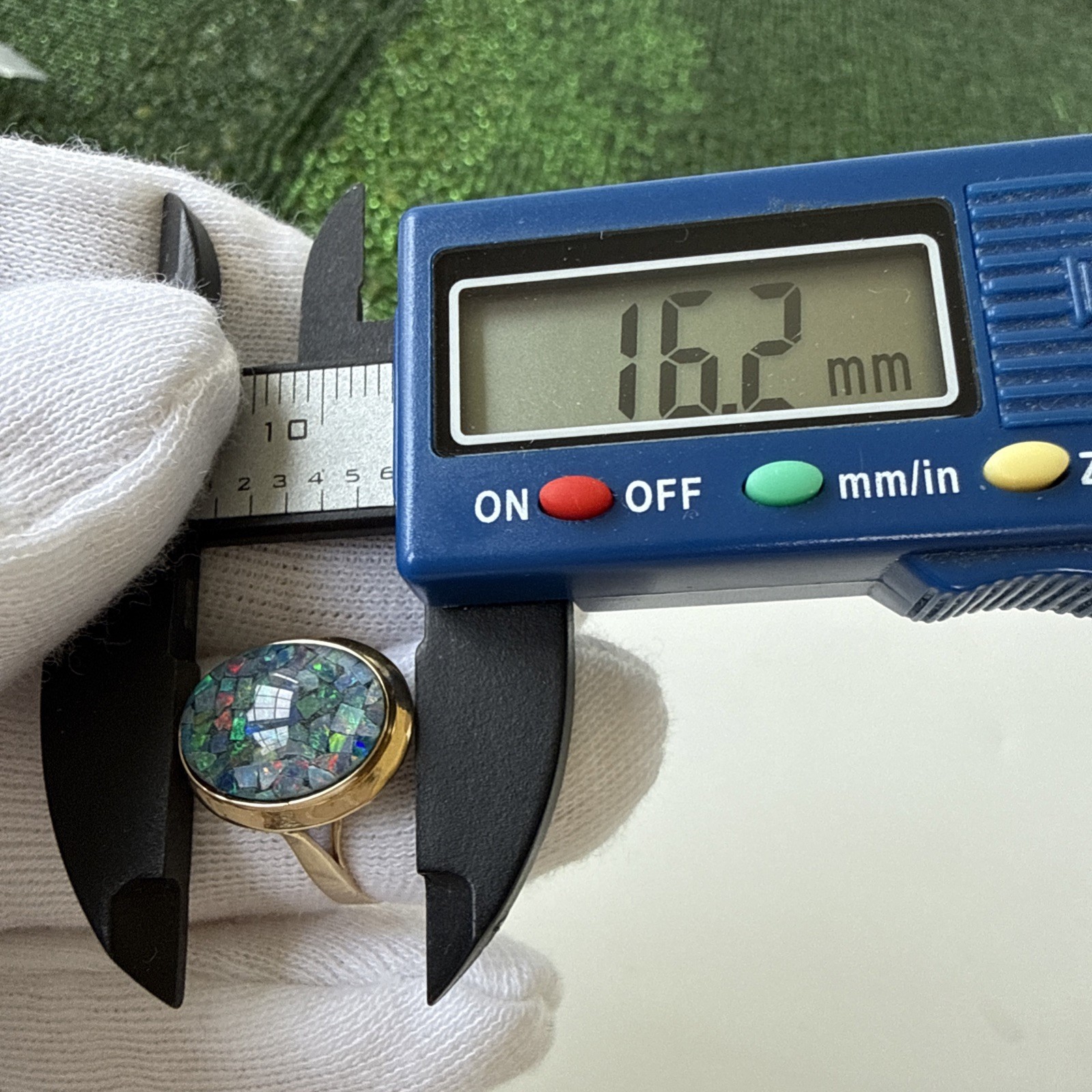 Vtg. Stamped 14K /585 Solid Yellow Gold Mosaic Opal Large Face Ring ,Sz:6.5