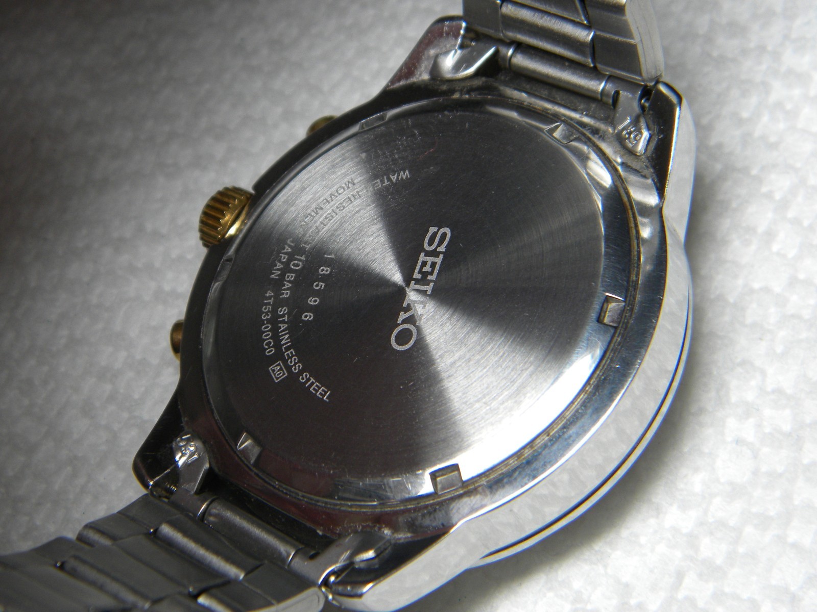 Seiko Chronograph 100M 4T53-00C0 with White Dial Very Short Band is Running