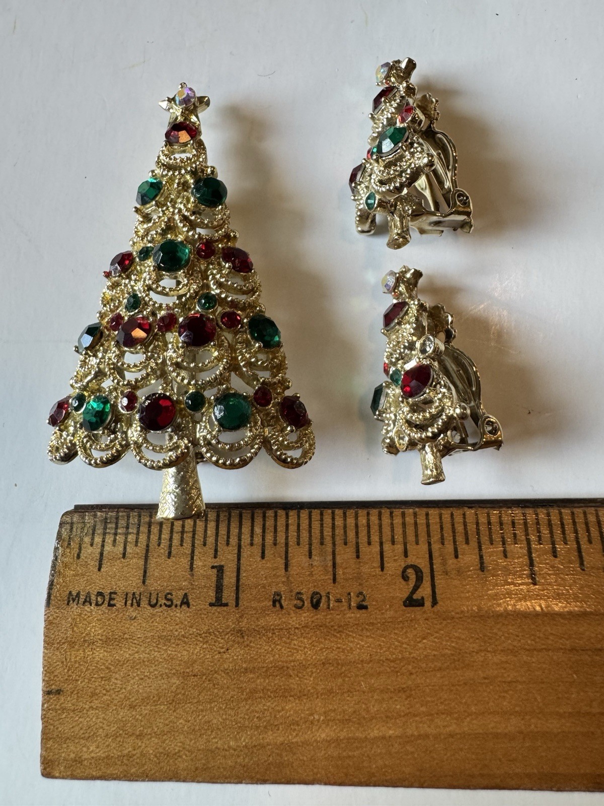 VTG Pakula Signed Christmas Tree Brooch Pin & Clip Earrings Set Red Green