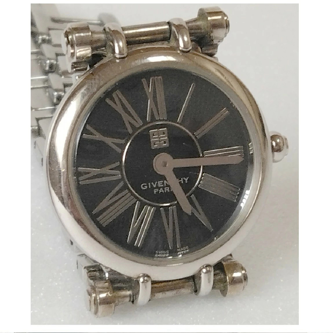 Used Fully Functional Givenchy Women’s Gray Dial with Silver Roman Indexes Shini