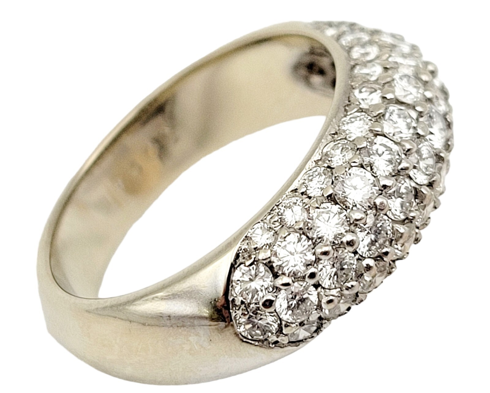Ring Diamonds Round Pavé 1.52 CTW Dome 7.18 mm Band 18 Karat White Gold Size 7