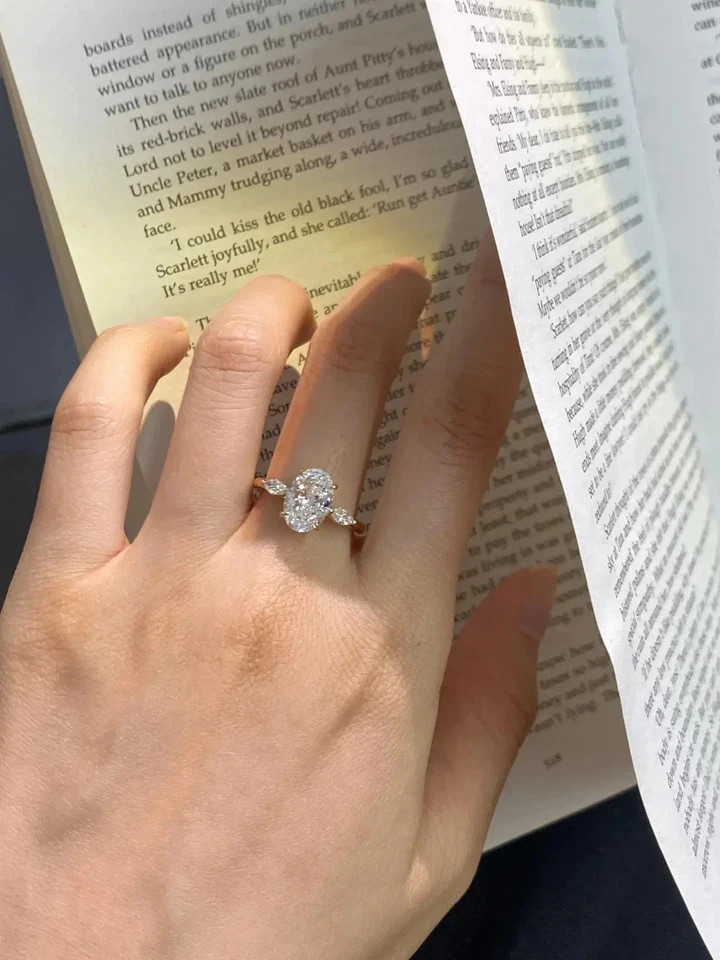 IGI 2.50 Ct Oval F-VS1 Lab Grown Diamond Engagement Promise Ring 14K Yellow Gold