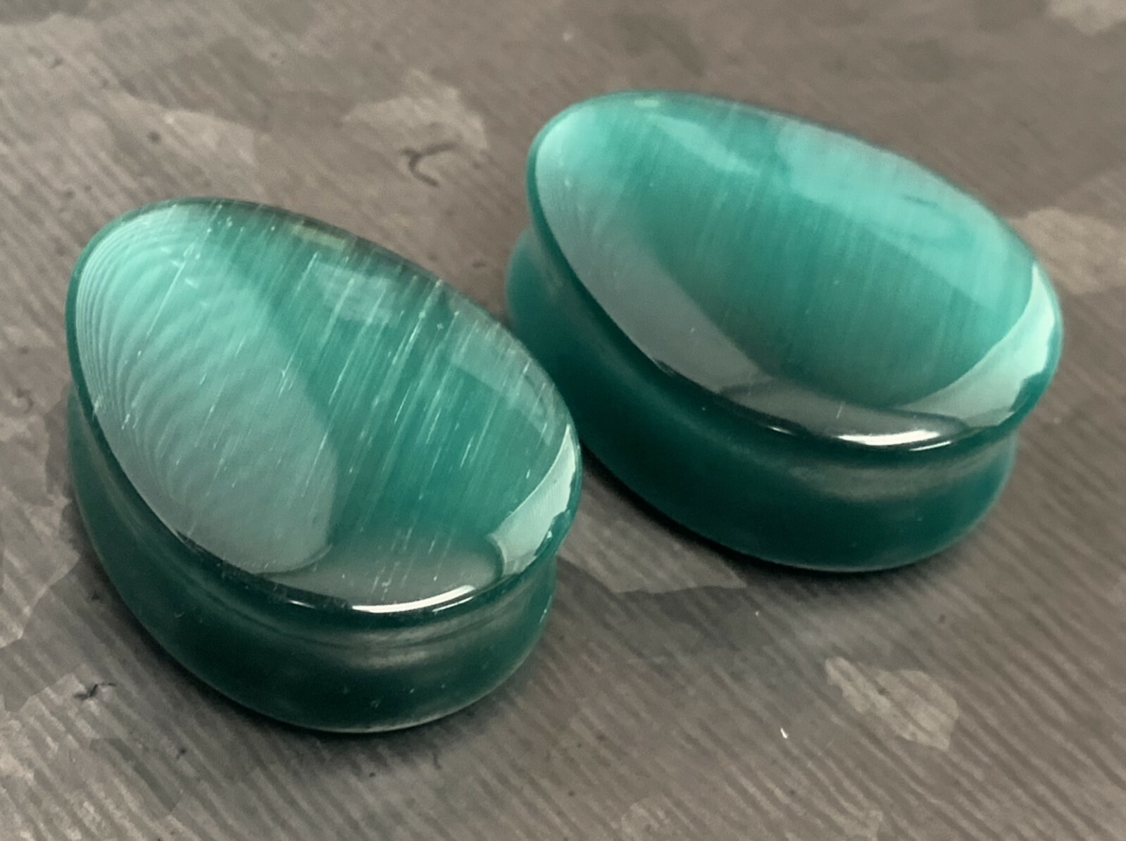 PAIR Deep Green Cat Eye Stone Teardrop Plugs Double Flare Tear Drop Gauges