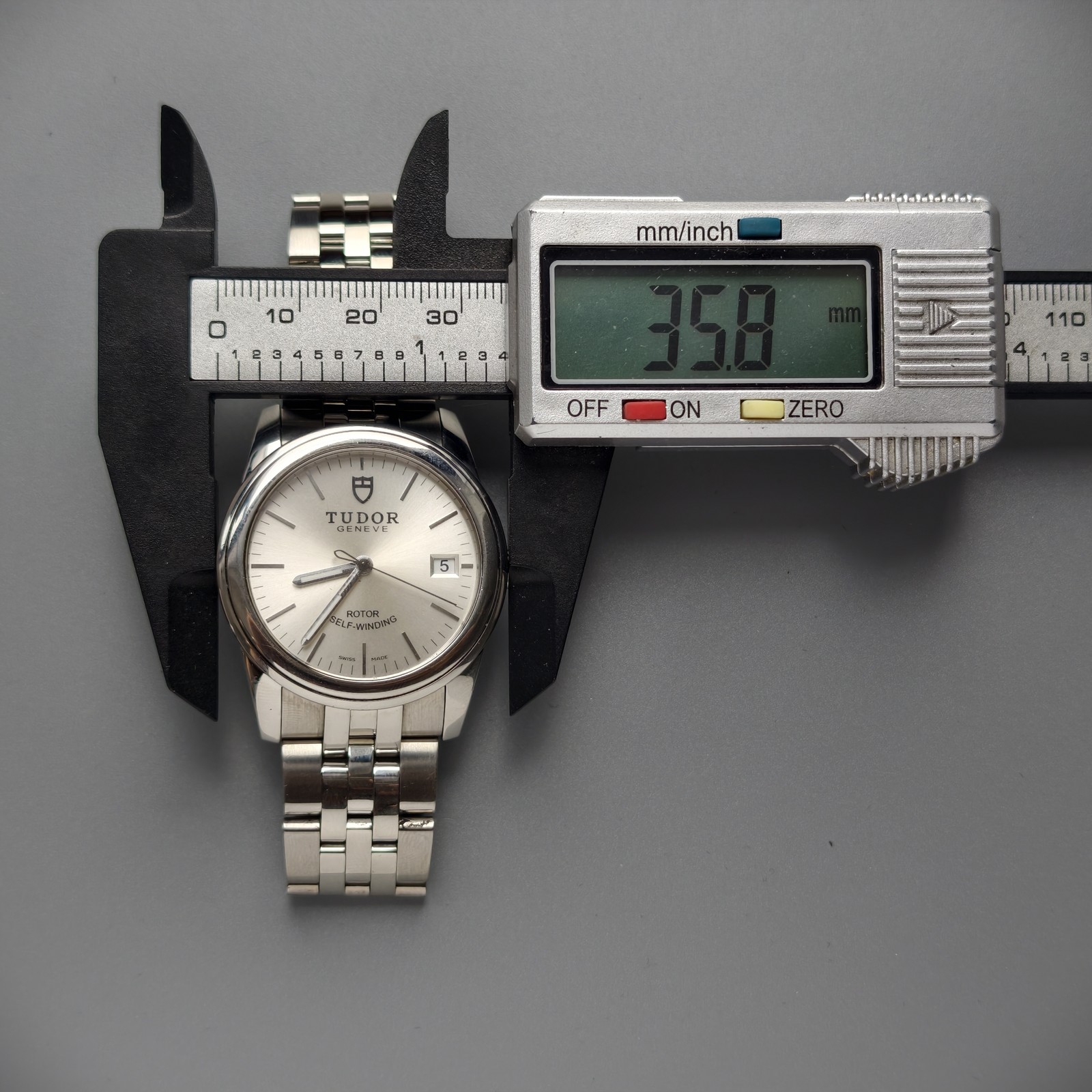 Tudor Sliver Scale Dial Glamour M55000-0005 Men’s Watch Automatic 36mm Date