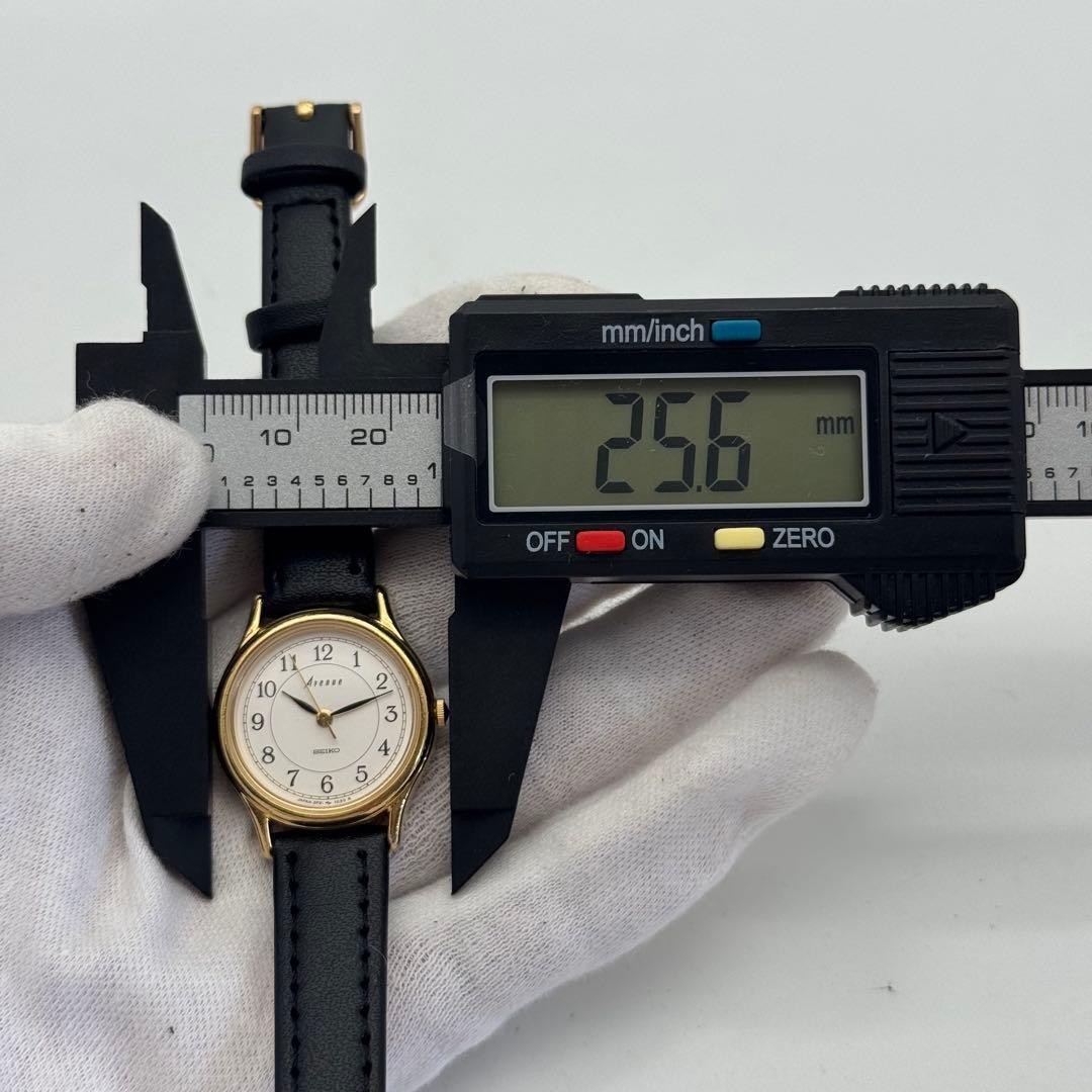 SEIKO New Battery Excellent Condition Watch 2P21 0290 Avenue Working Item
