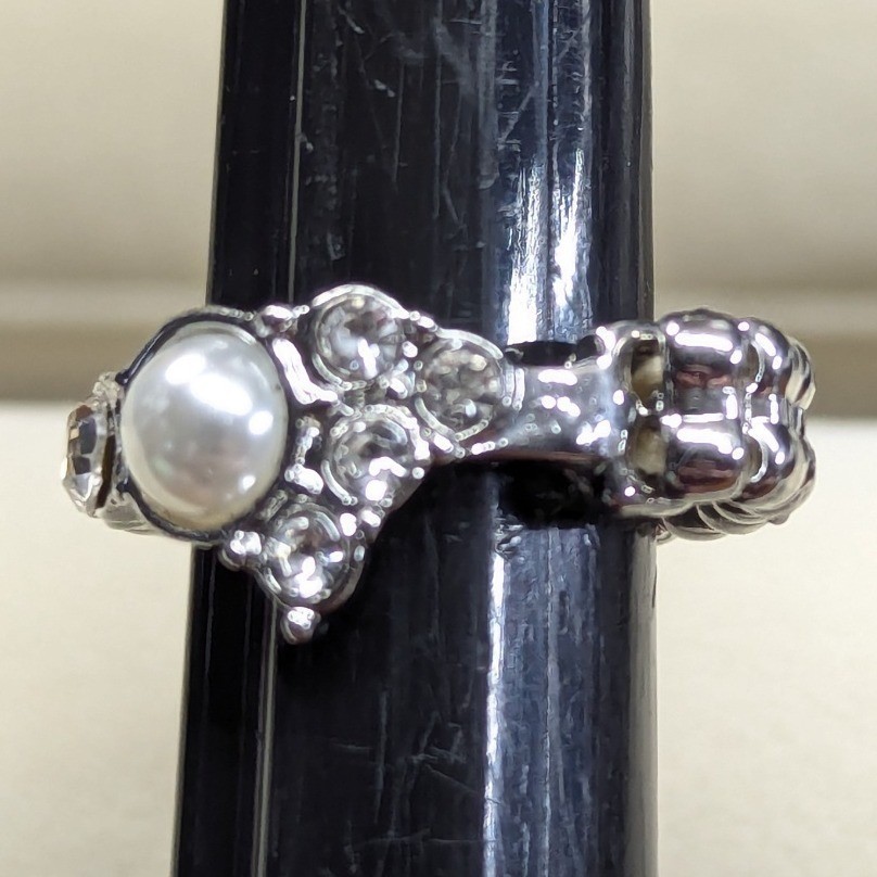 New Faux Pearl Clear Rhinestone Crystal Stretch Band Ring Silver Tone Comfy
