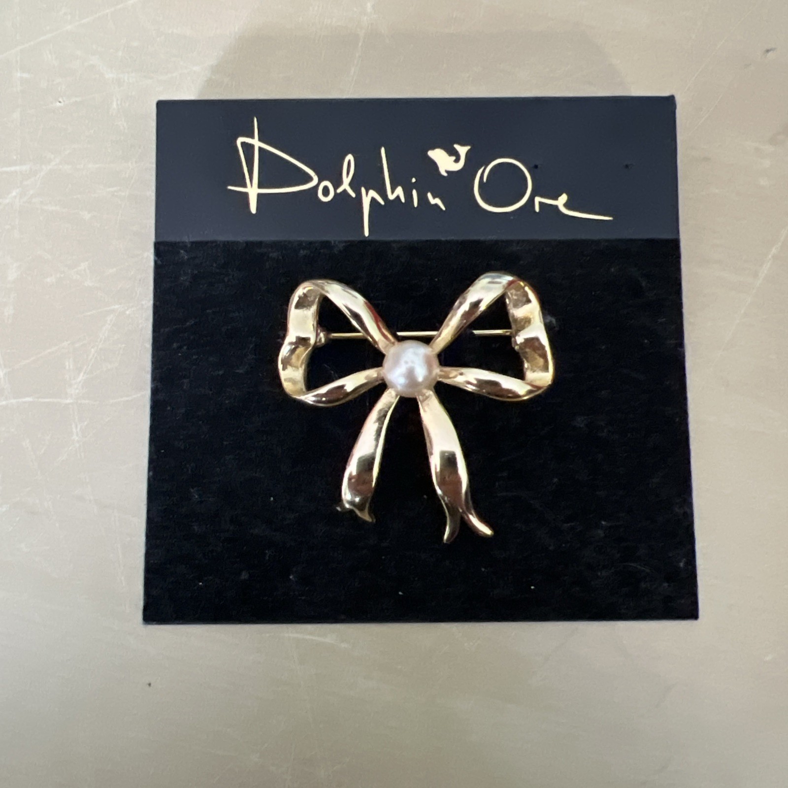 Dolphin Ore Gold Tone Bow Brooch Faux Pearl Fashion Jewelry 1980’s Era Pin