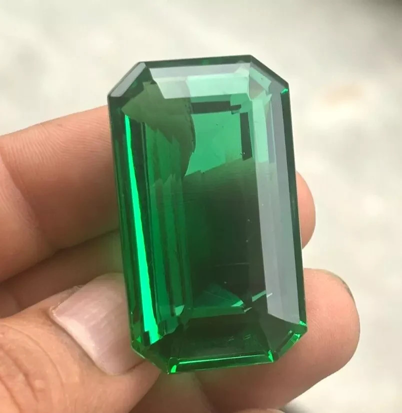 Green Color 125+ Ct Natural Emerald Emerald Cut Loose Gemstone