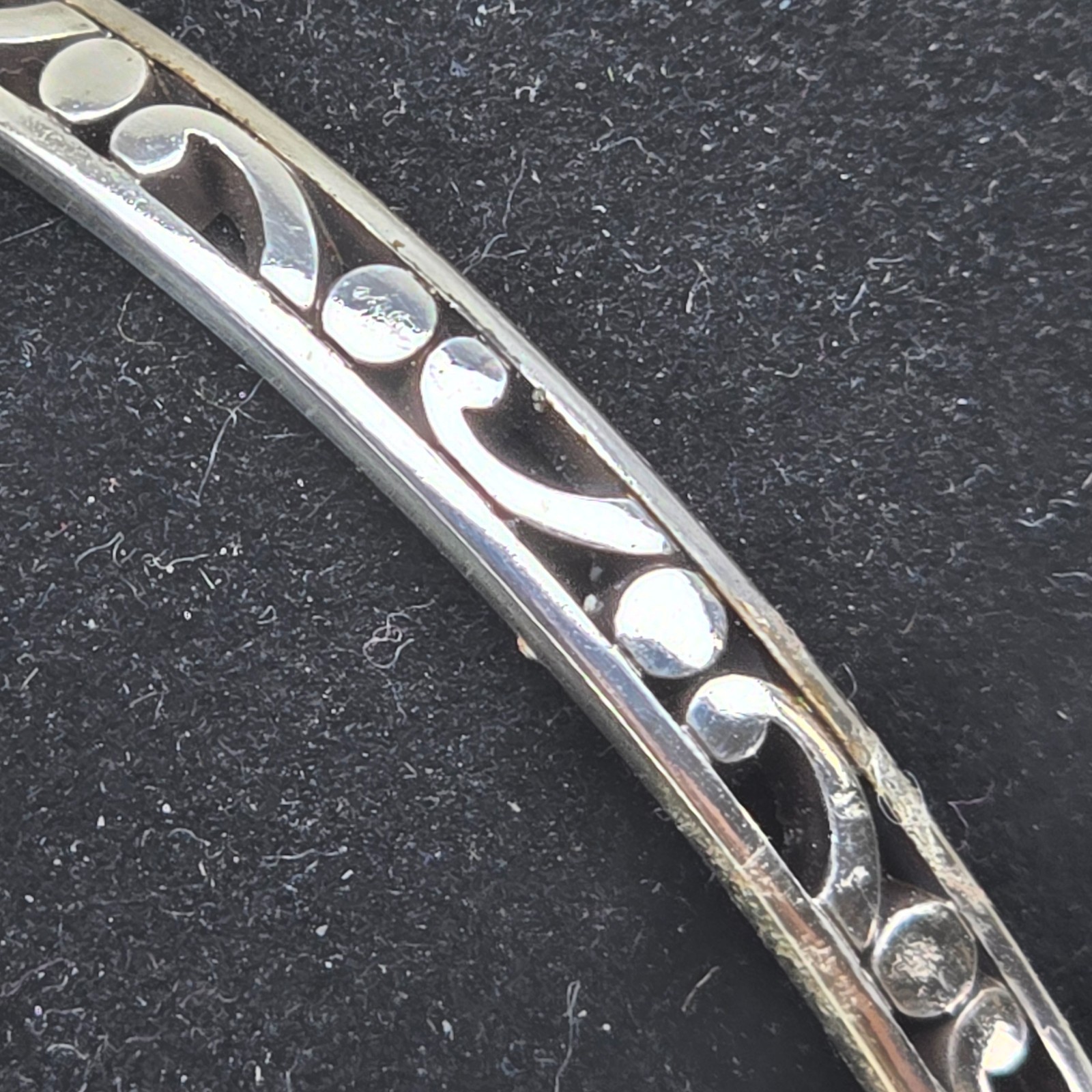 Brighton Bangle Bracelet Silver Tone Openwork Scroll With Pouch