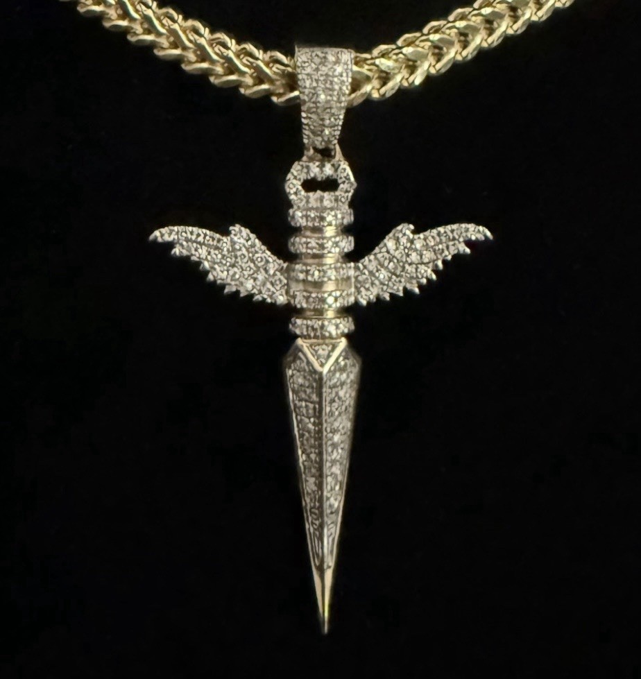 10k Rope 24inch Hollow 7.8Gs 4.2mm Diamond 10k Winged Dagger 4.4mm bail 3Gs