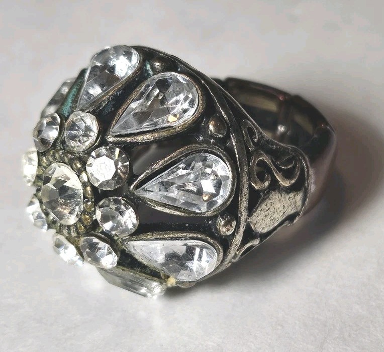 Vntg Cluster Dome Cocktail Ring Variable Size 6-9 Clear Rhinestone Brass Band