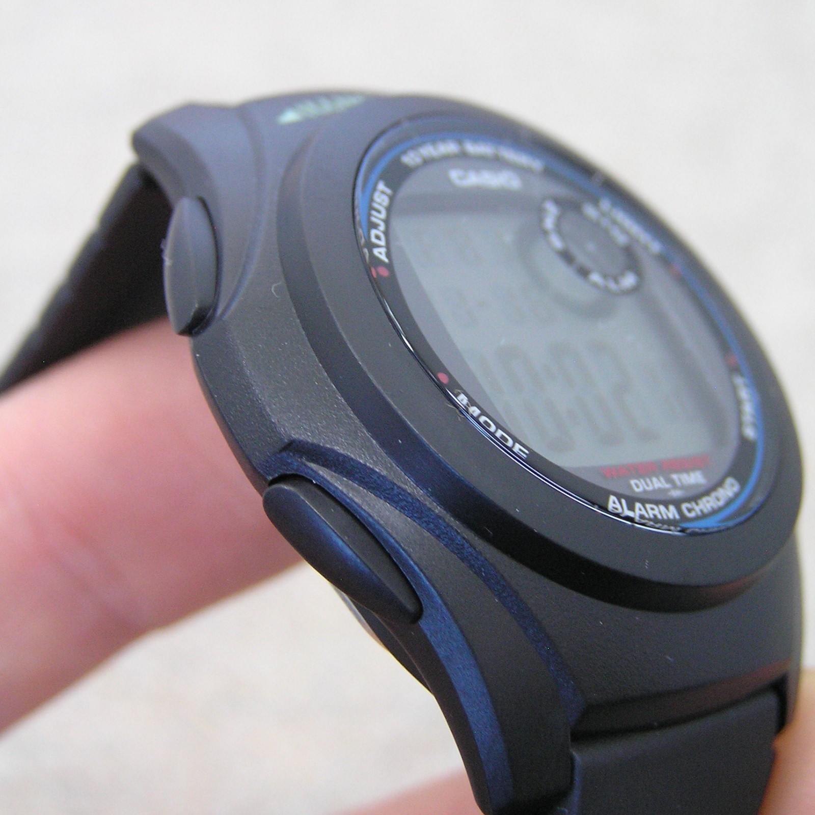 UK STOCK CASIO F-200W-1AJH Japan Exclusive Digital Watch Classic Imported Model