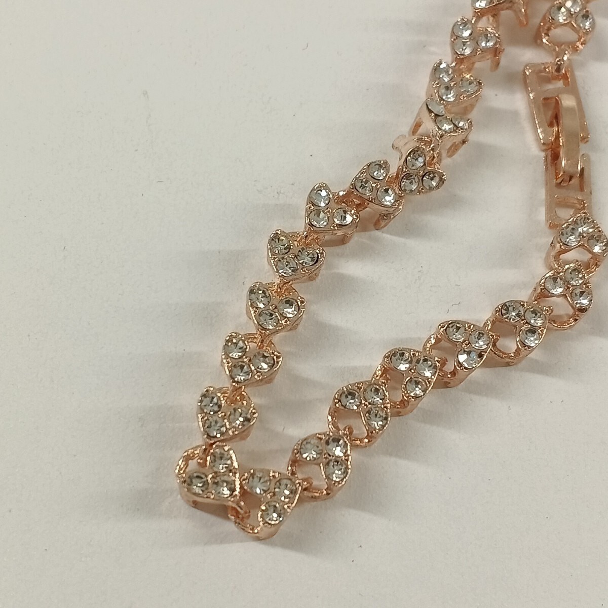Women’s Heart Rhinestone Link Bracelet One Size Rose Gold Brass