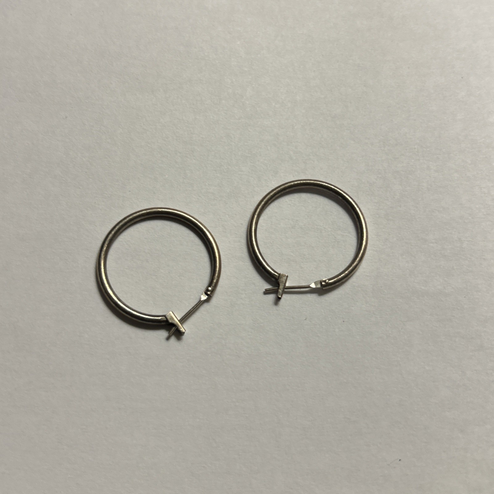 925 Sterling Silver Classic Hoop Earrings Round Endless Hoops Lightweight Pair
