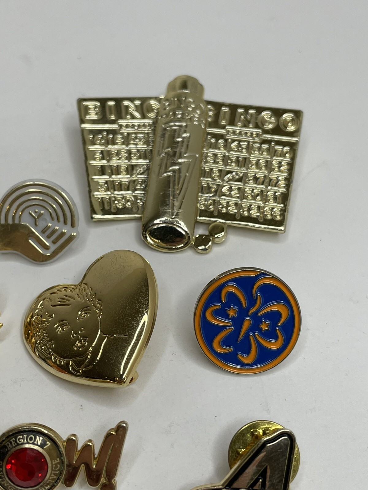 VTG 9 Brooch Pin Lot AJC Bingo Lover Card, Cabbage Patch Doll, Hearts, Angels+