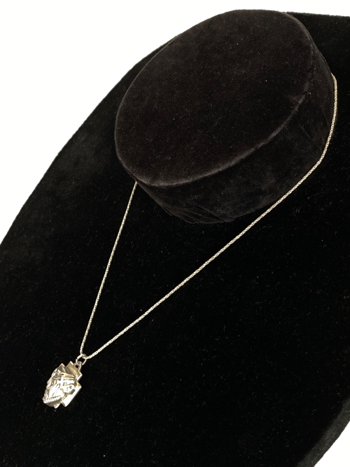 Sterling Silver THEDA Jesus Christ Crown Of Thorns Pendant Necklace 10.4g / 18g