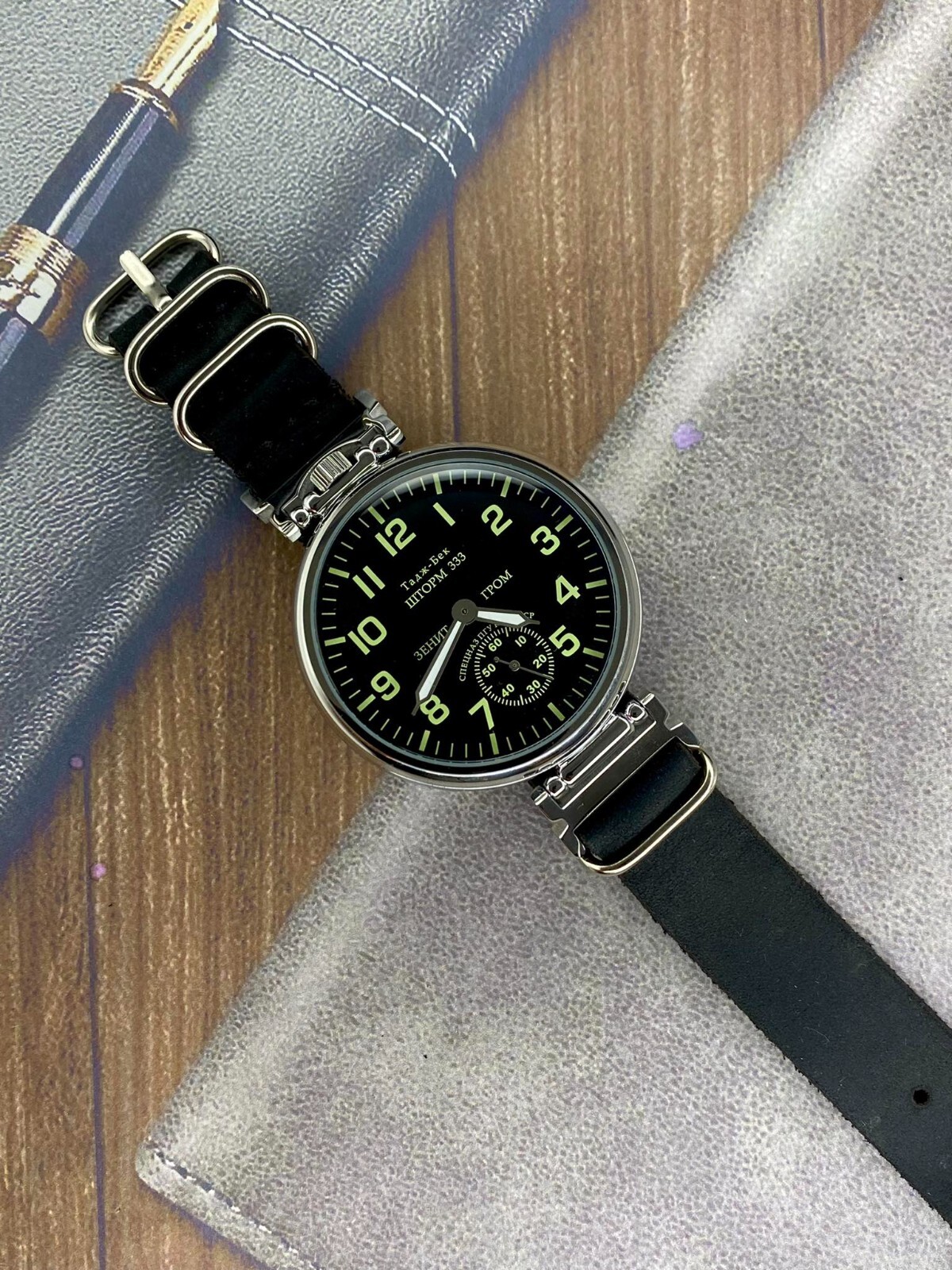 Watch Molniya Mechanical Vintage Soviet Molnija Russian 3602 Dial Wrist Man USSR