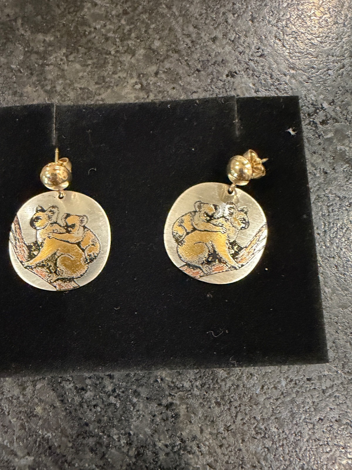 Reed and Barton vintage Damascene necklace and earring set. Excellent condition