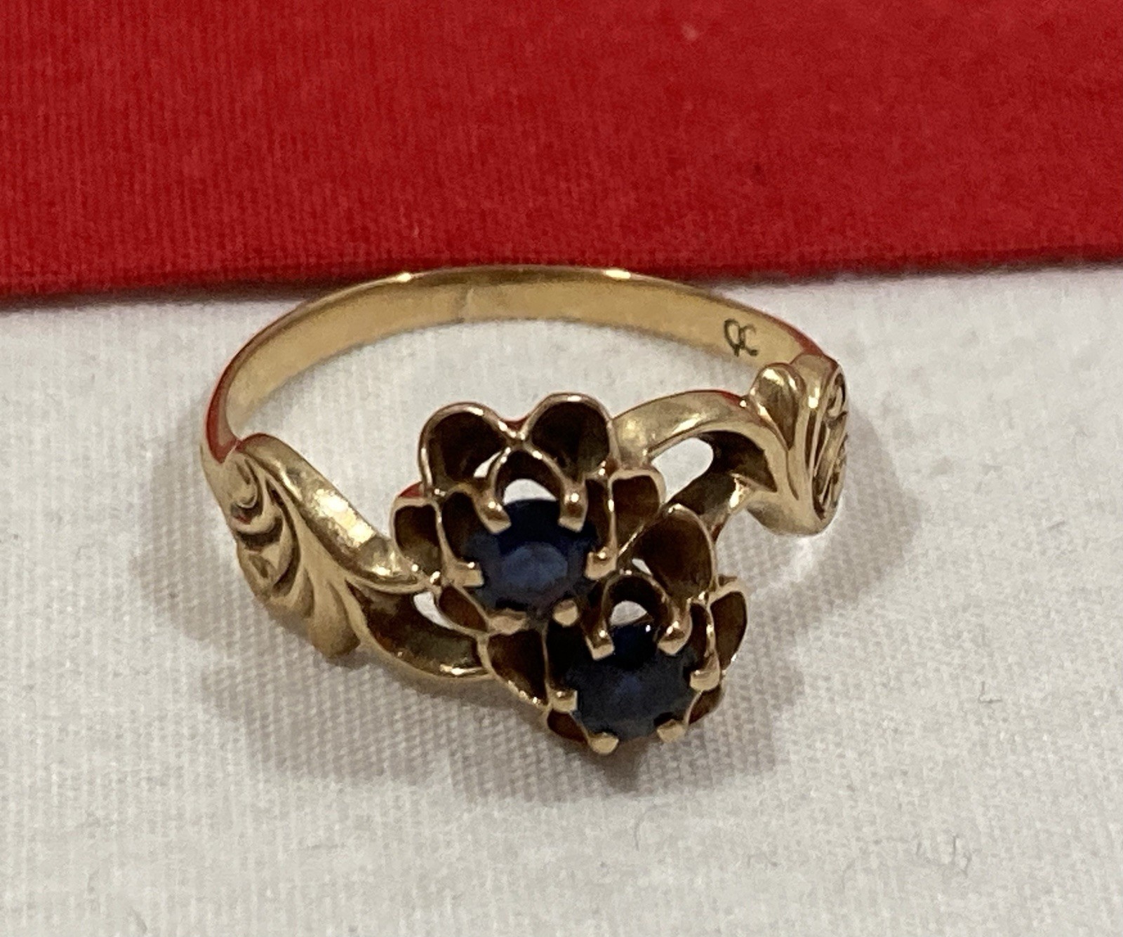 Vintage QC 10k Solid Yellow Gold Blue Sapphire Stone Belcher Band Ring SIZE 4.75