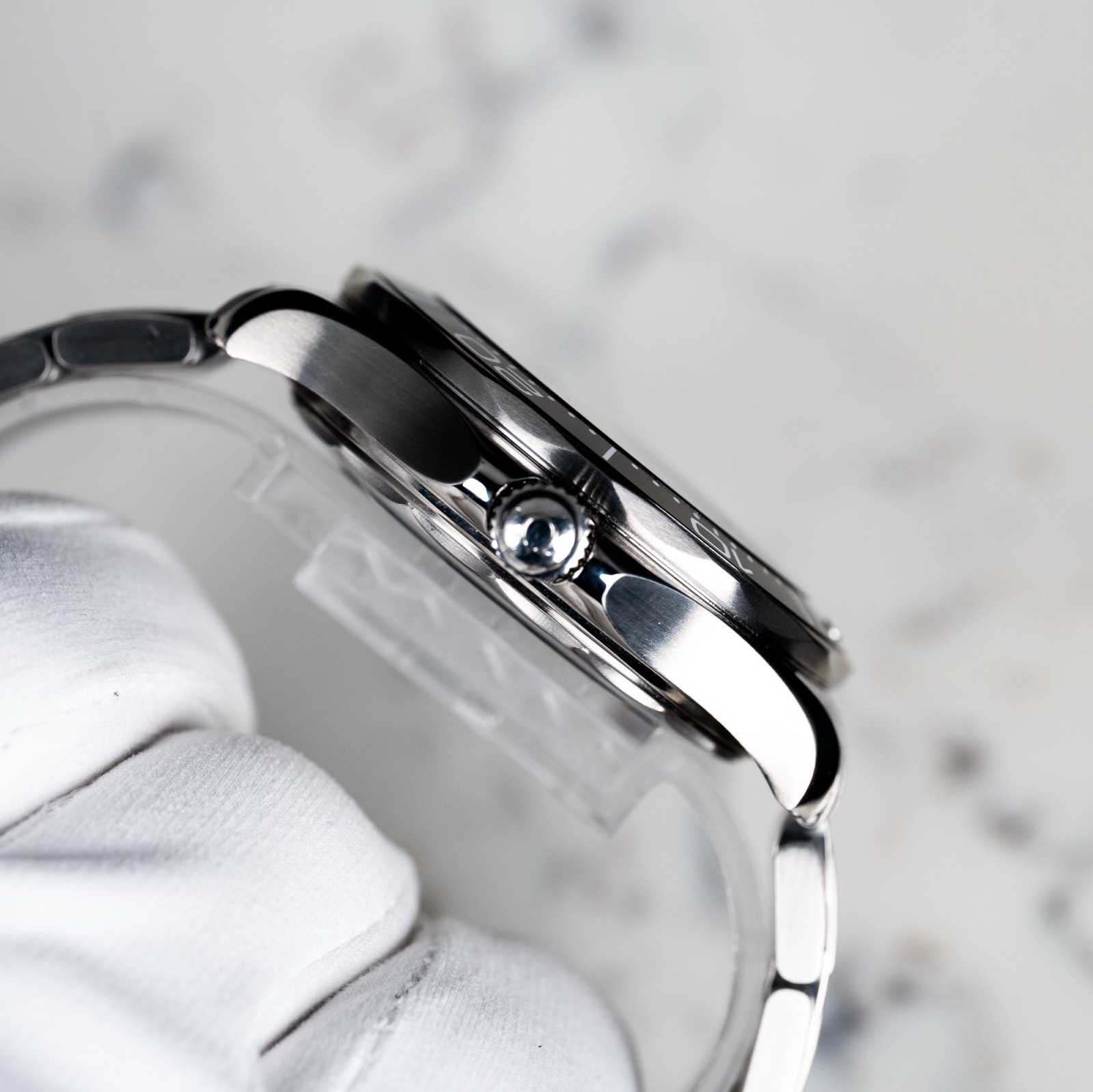 OMEGA Seamaster Diver 300M 210.30.42.20.04.001 White Wave Box And Papers