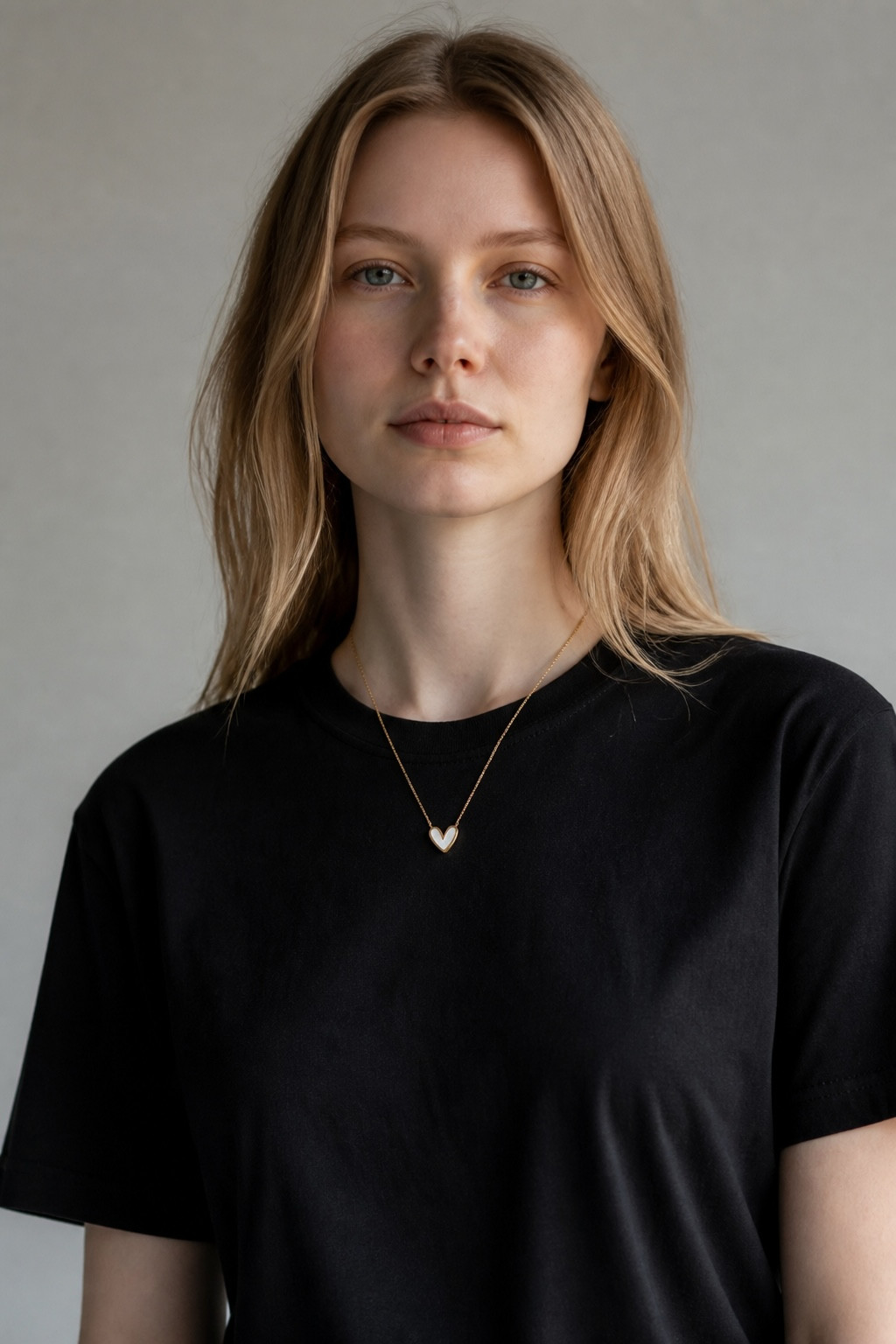 Heart-Shaped Pendant Necklace Elegant 18” Chain Minimalist Fashion Jewelry Y1