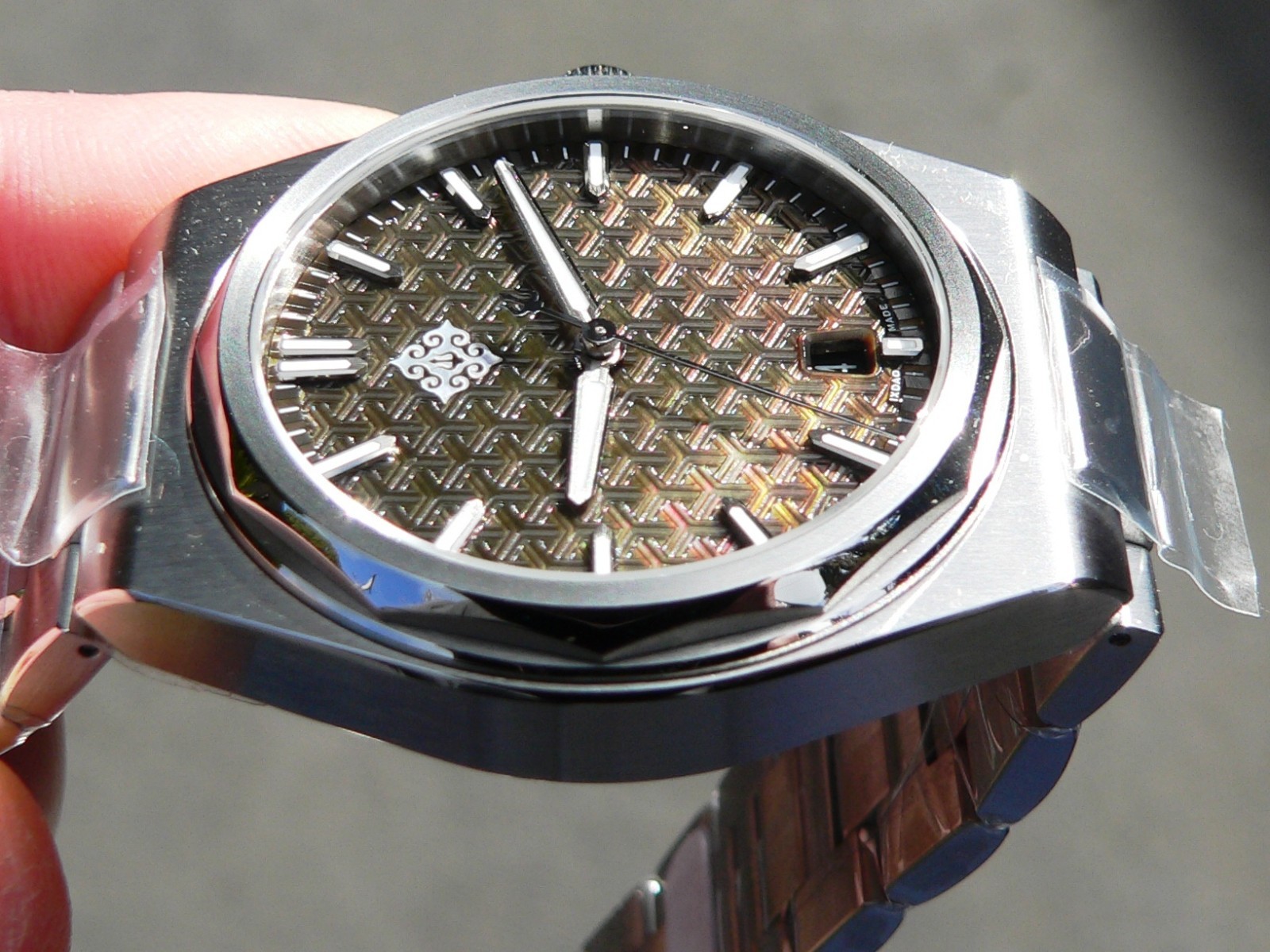New IXDAO Warrior watch, mother of pearl dial, Miyota 9015 automatic, sapphire