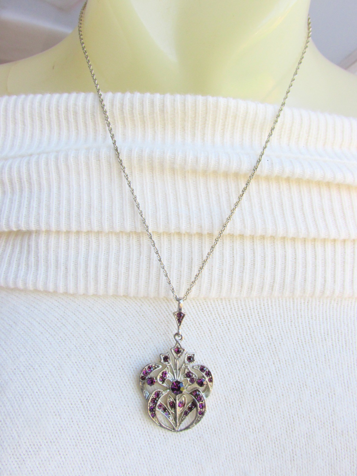 VTG Hobe’ Purple Rhinestone Pendant 18″ Necklace Silver Plate Rope Chain Signed