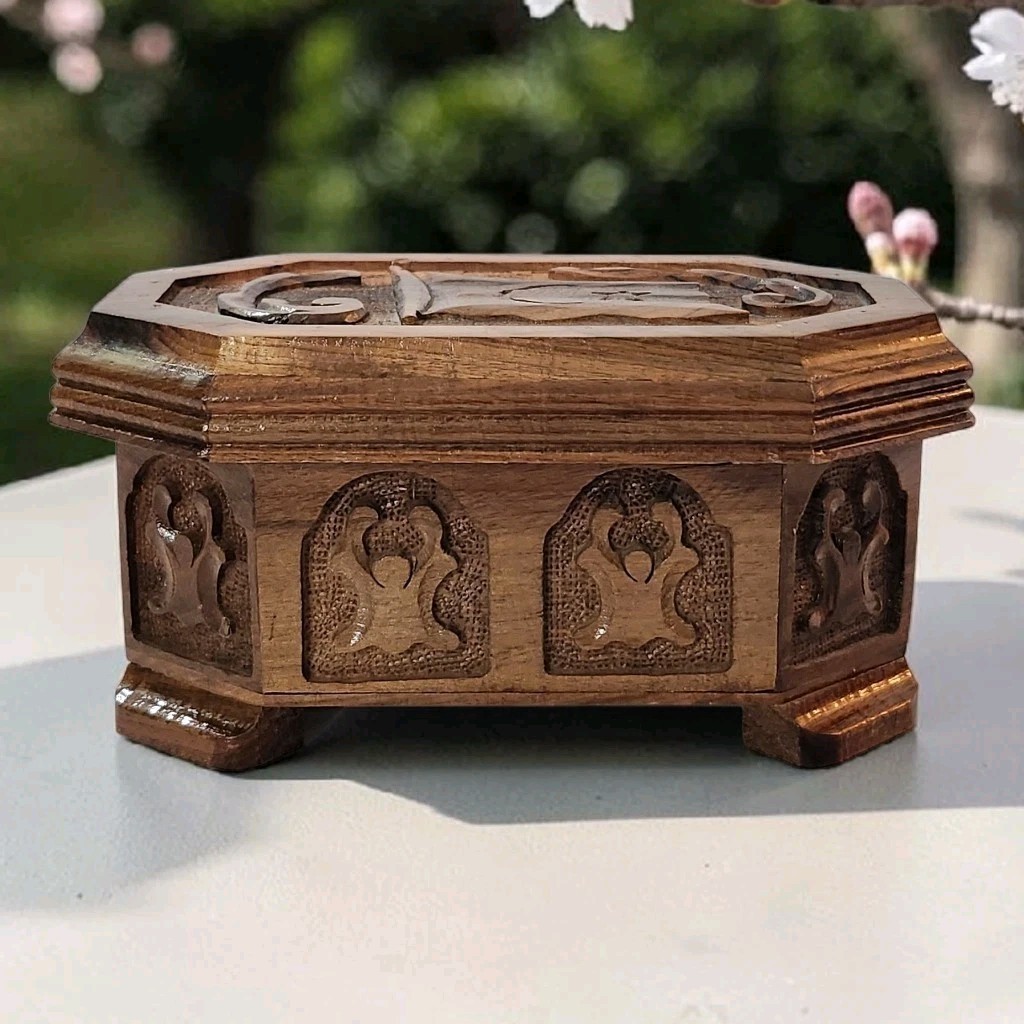 Vtg Kashmiri Hand Carved Walnut Wood Puzzle Jewelry Box Rotating Foot Lock-Read