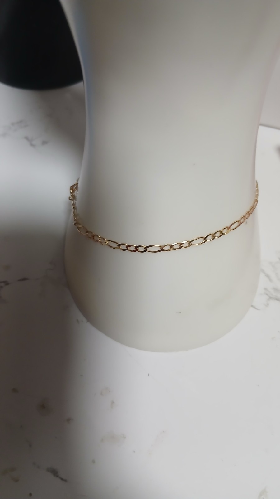 9ct Yellow Gold Bracelet.