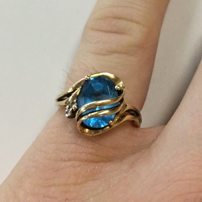 10k Ring with Blue Topaz and Diamonds Size: 6.25