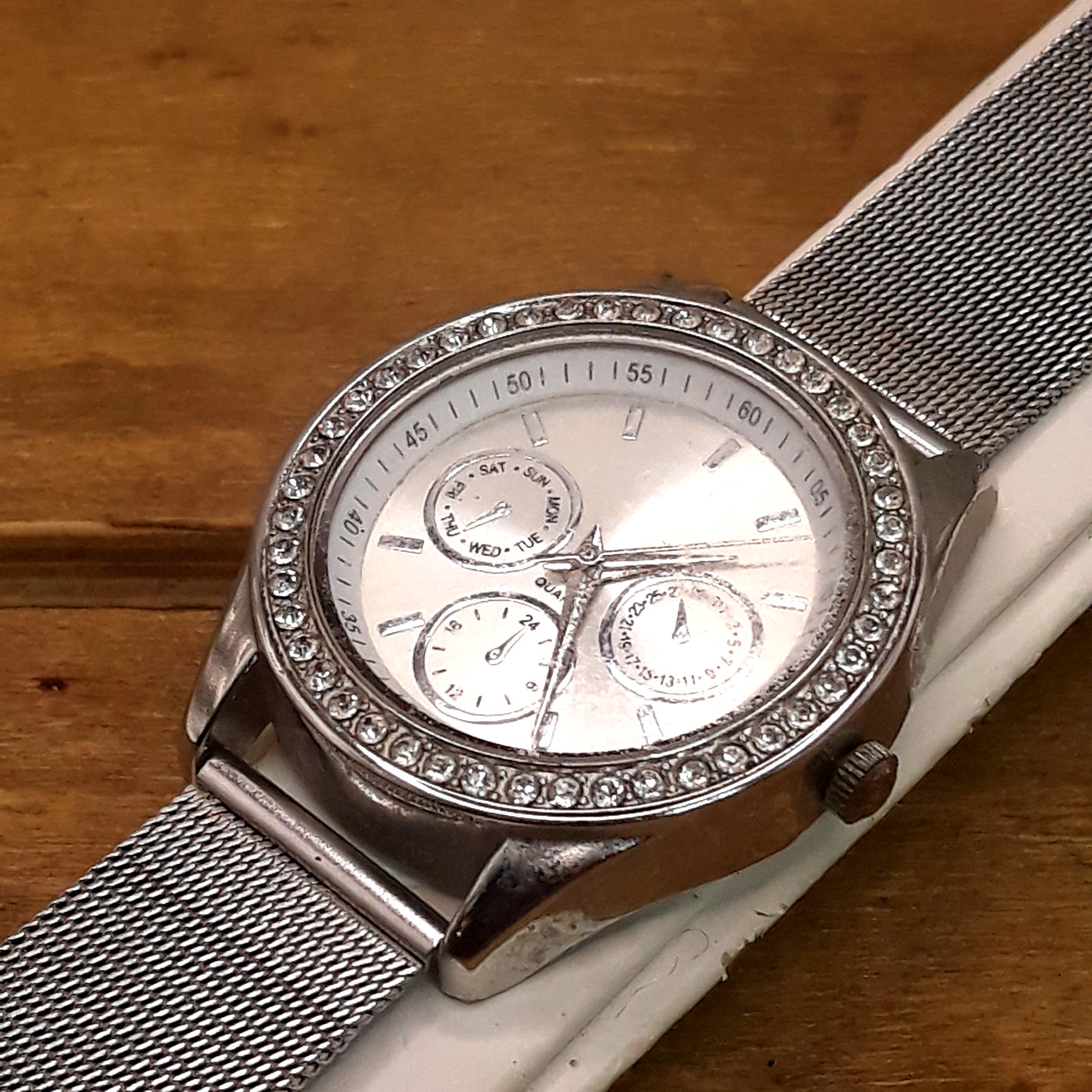 Ladies Accutime Watch Corp. (WS 5364) Silver Tone Watch (Working)