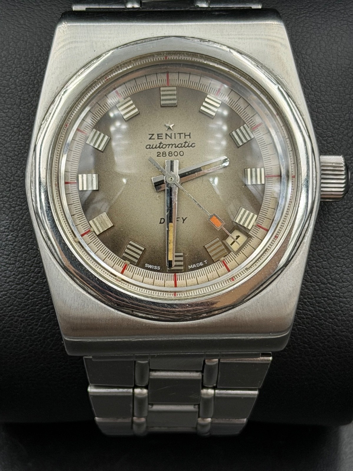 Vintage Zenith Defy Automatic 28800 Grey Dial Cal. 2562PC Original Bracelet 1970