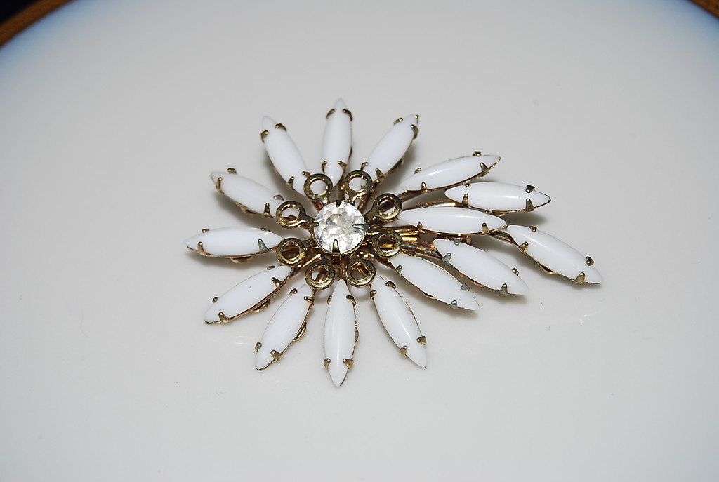 WONDERFUL VINTAGE SET OF THREE ASSORTED PINS OR BROOCHES AS PER PICTURES # M-027