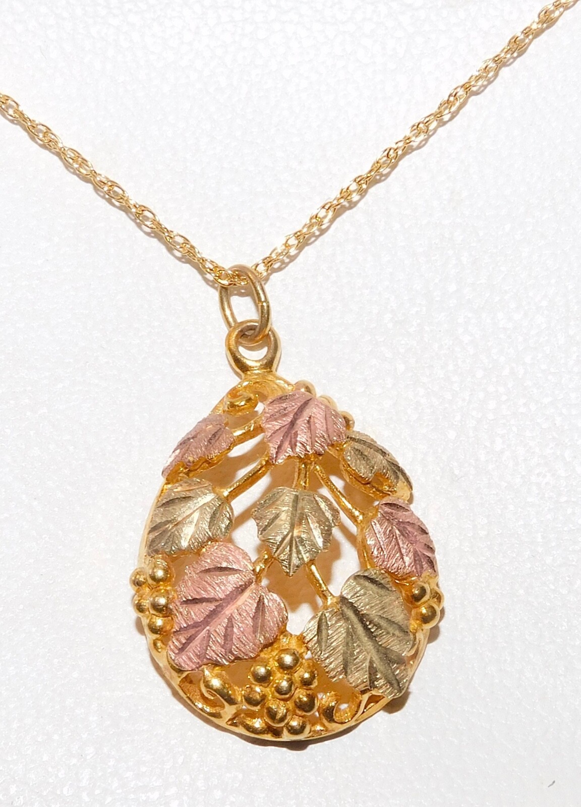 Black Hills Gold 10k Landstrom’s Multiple Leaves Teardrop Pendant Necklace