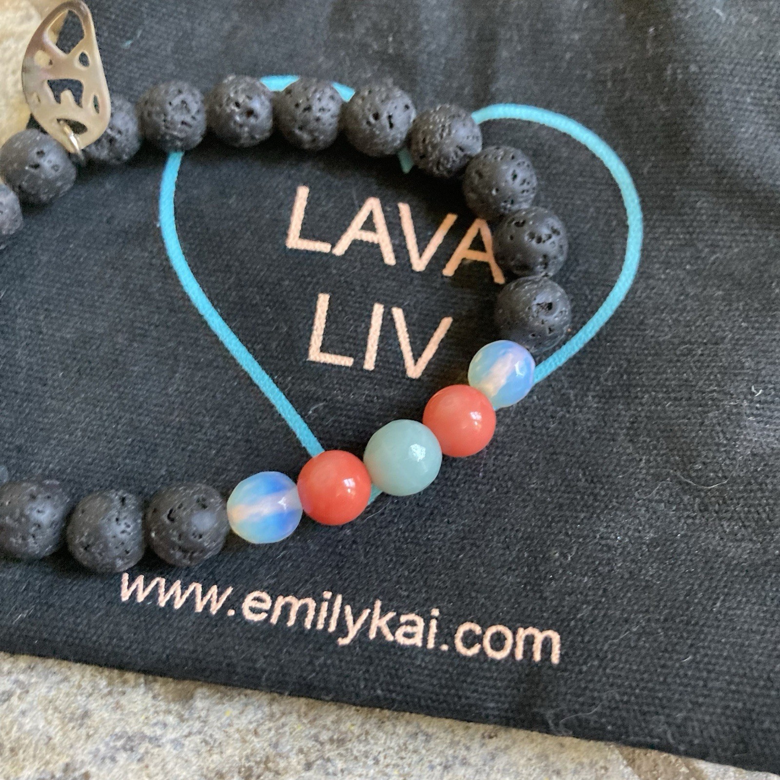 Emily Kai Lava Liv Nwot Orange Black Iridescent Beaded Stretch Bracelet