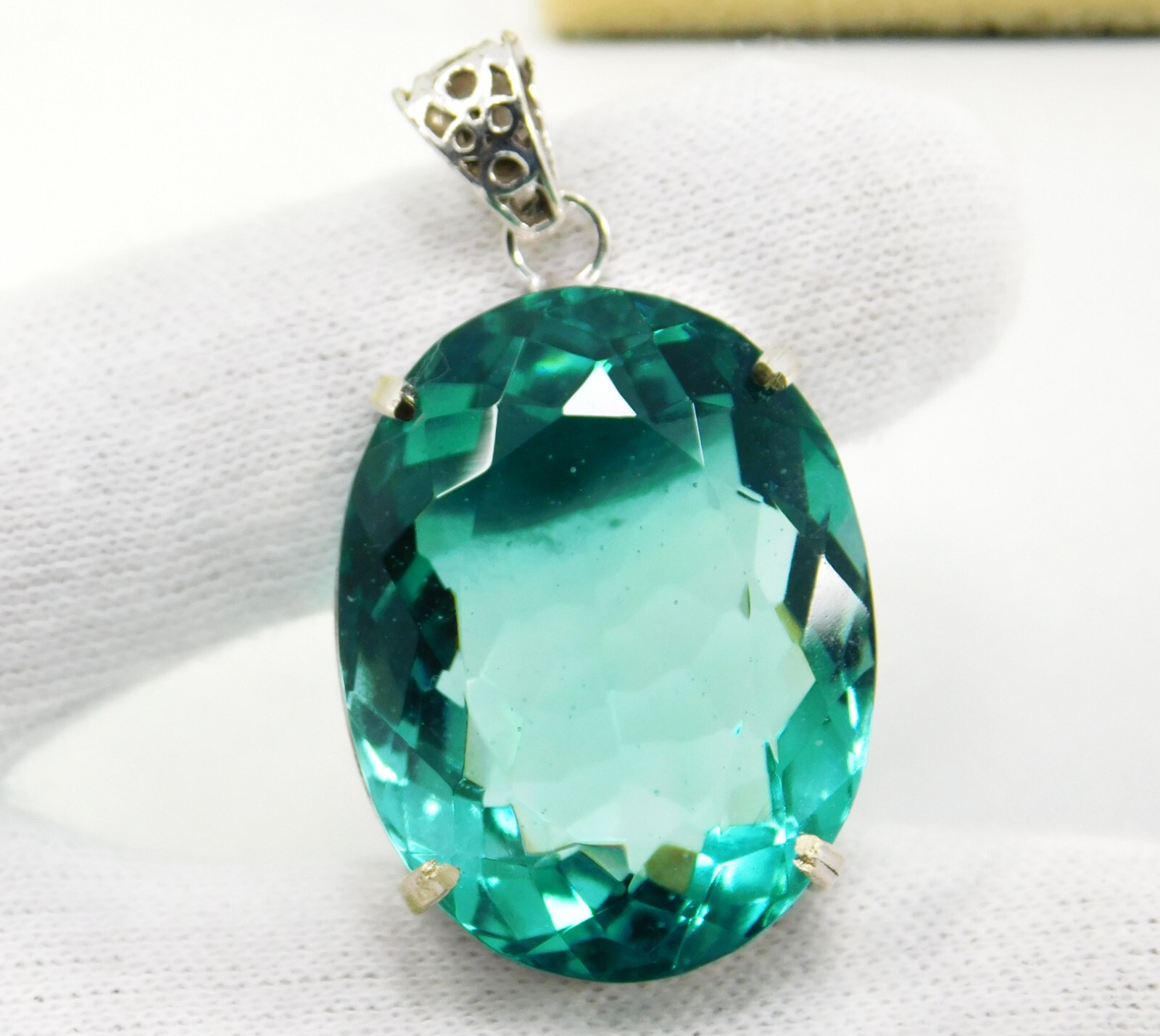 Certified, Natural 138.20 Ct Excellent Blue Aquamarine Pendant Oval Cut Gemstone
