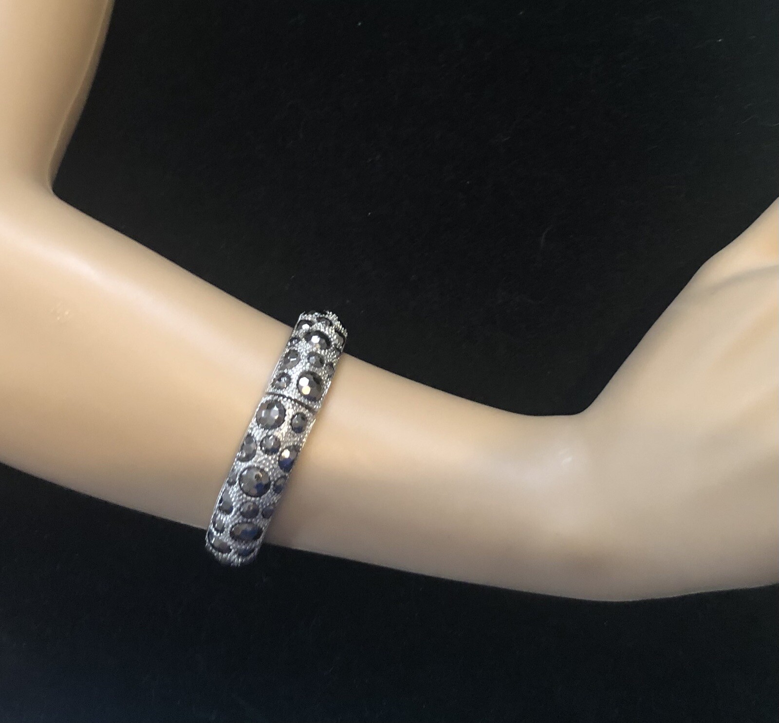 Contemporary Beaded Metal Stretch Bracelet Fashion Costume Jewelry 7075 GO24D23