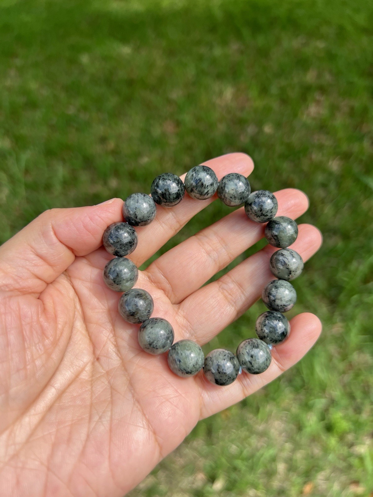 Genuine Qinghua Sesame Nephrite Jade 11.8mm Bead Bracelet H59 1