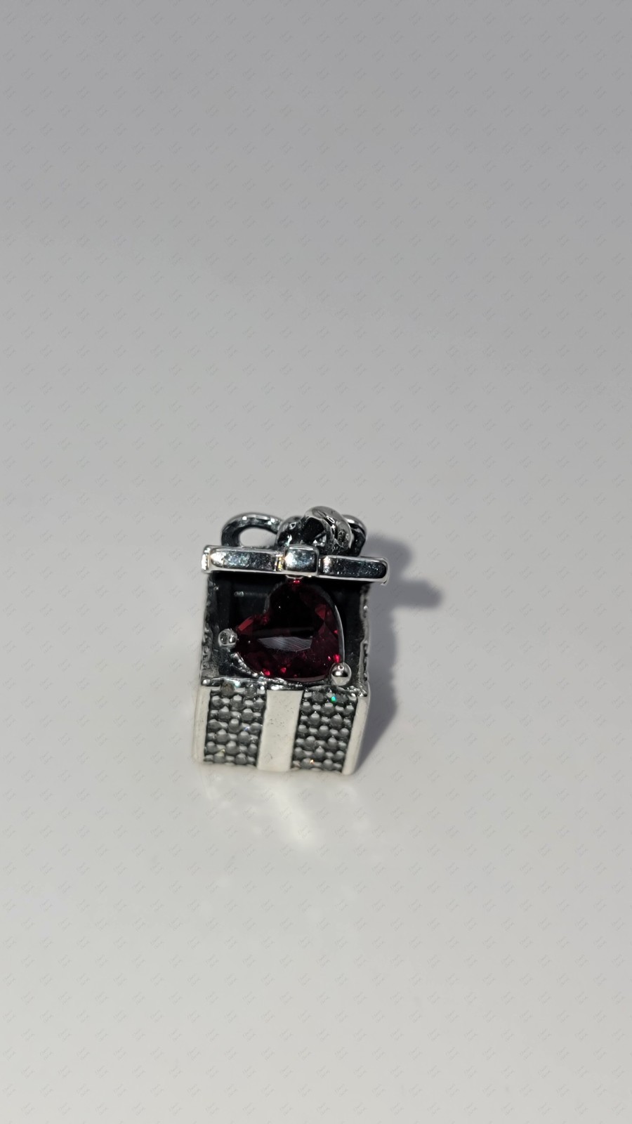 Authentic Pandora Moments 7.9″ (20cm) Bracelet & Sparkling Gift Box Charm w/Box