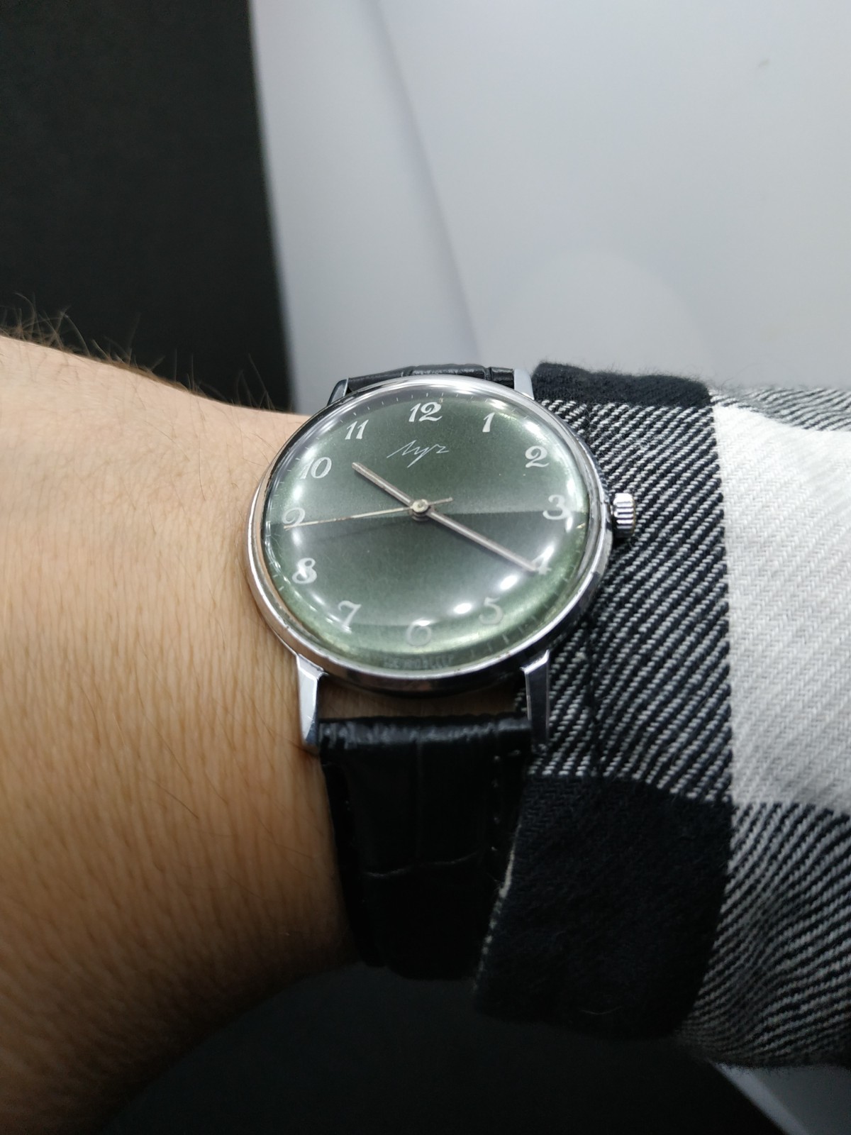 Retro Men’s Watch Luch Slim USSR Mechanical 2209 SERVICED Vintage Soviet Casual