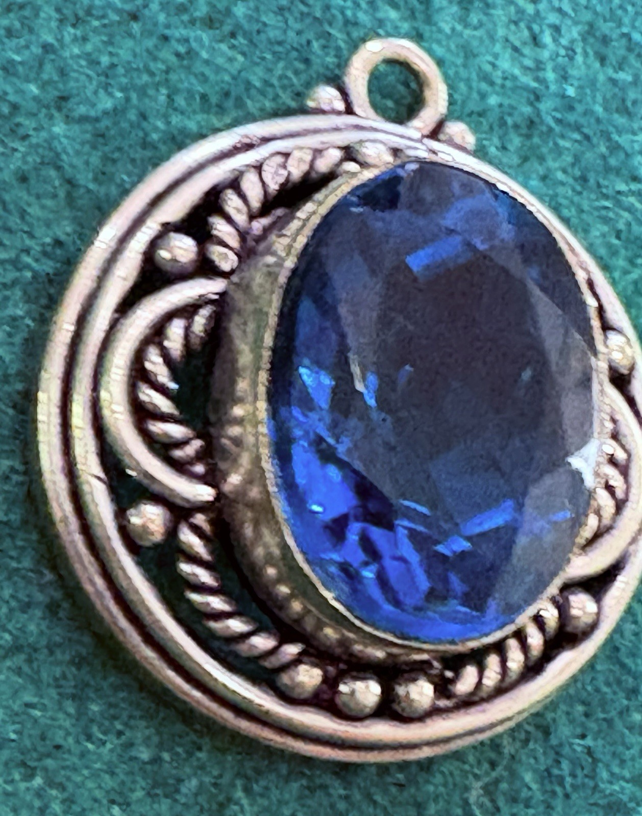 Vintage Beautiful Silver Tone Rhinestone Necklace Blue Center Stone
