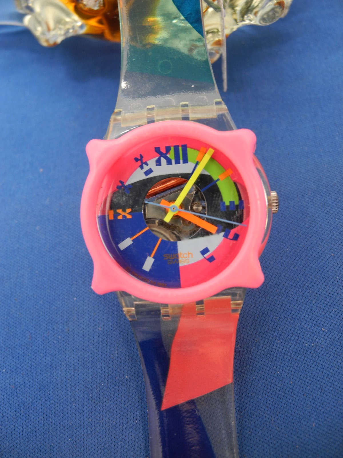 SWATCH WATCH GK153 “BEACH VOLLEY” 1992 ORIGINAL – NEW BATTERY,WORKS FINE.