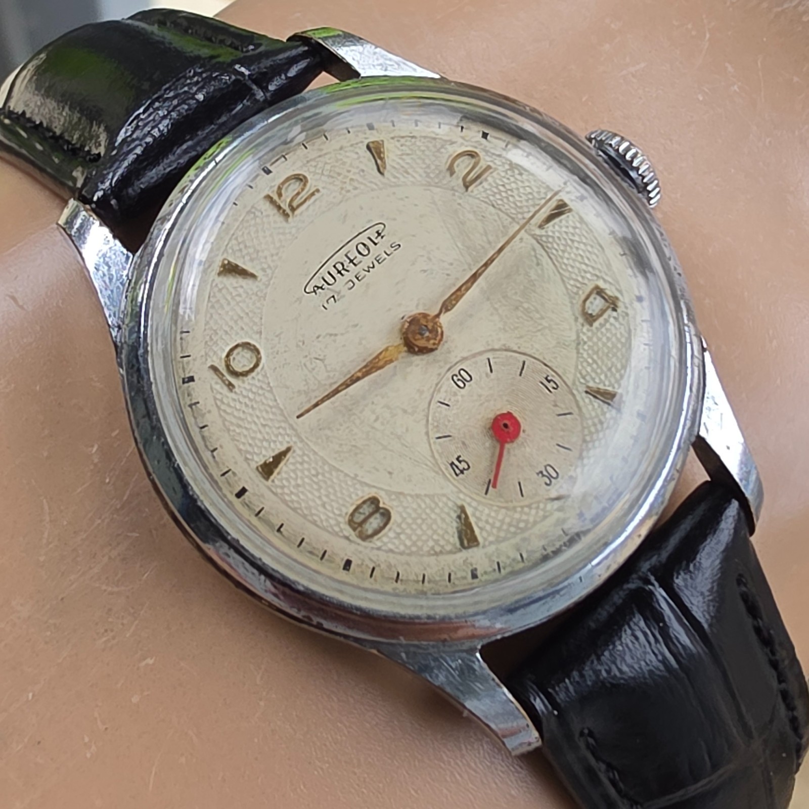 Vintage Aureole men’s manual wind watch Honeycomb Dial swiss made 1940s