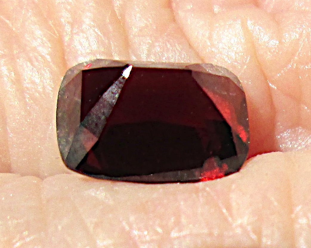 STRIKING 2.56 CT NATURAL NOBEL RED SPINEL FACETED CUSHION CUT MYANMAR