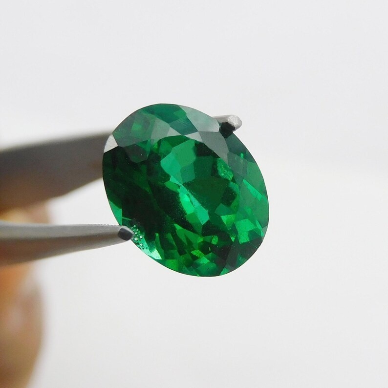 9.65 Ct Natural Green Garnet Oval Cut Jewelry Making Gemstone From Tanzania
