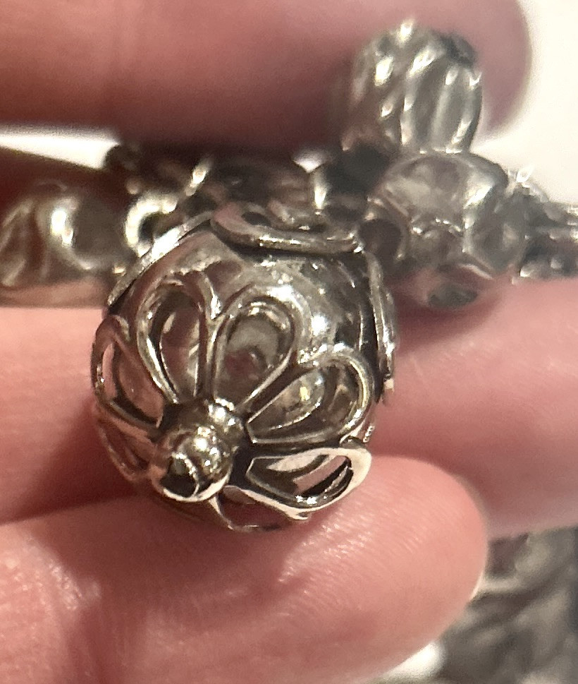 VTG Heavy SILVER Tone Metal LEAVES NUTS Baubles CHARM BRACELET